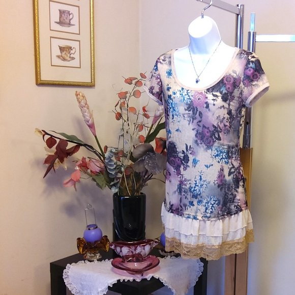 NWT Women’s Chic Beautiful Floral Printed Short Sleeve Scoop Neck Blouse Top - Picture 3 of 6